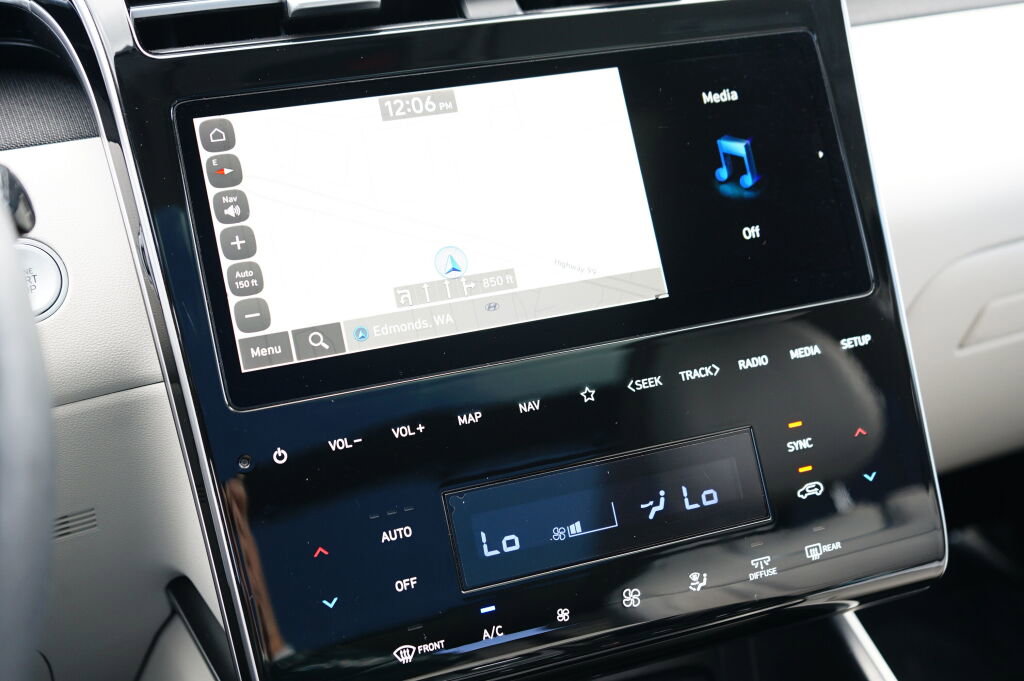 Certified 2023 Hyundai Tucson Limited AWD/4WD image 23
