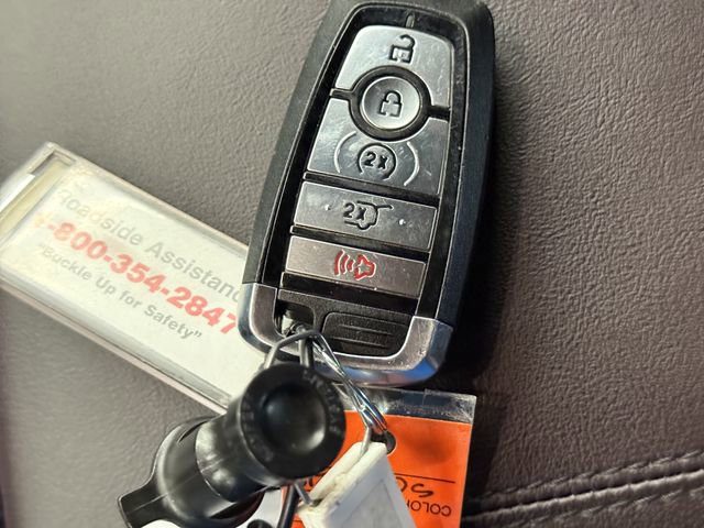 Used 2025 Ford Explorer Platinum w/ LUX Leather Package AWD/4WD image 30