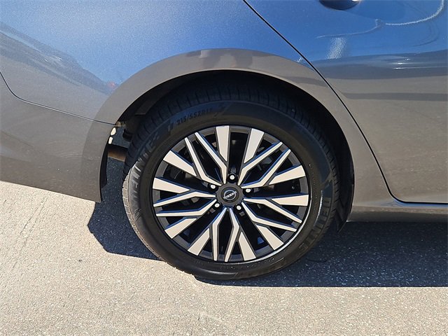 Used 2024 Nissan Altima 2.5 SV image 5