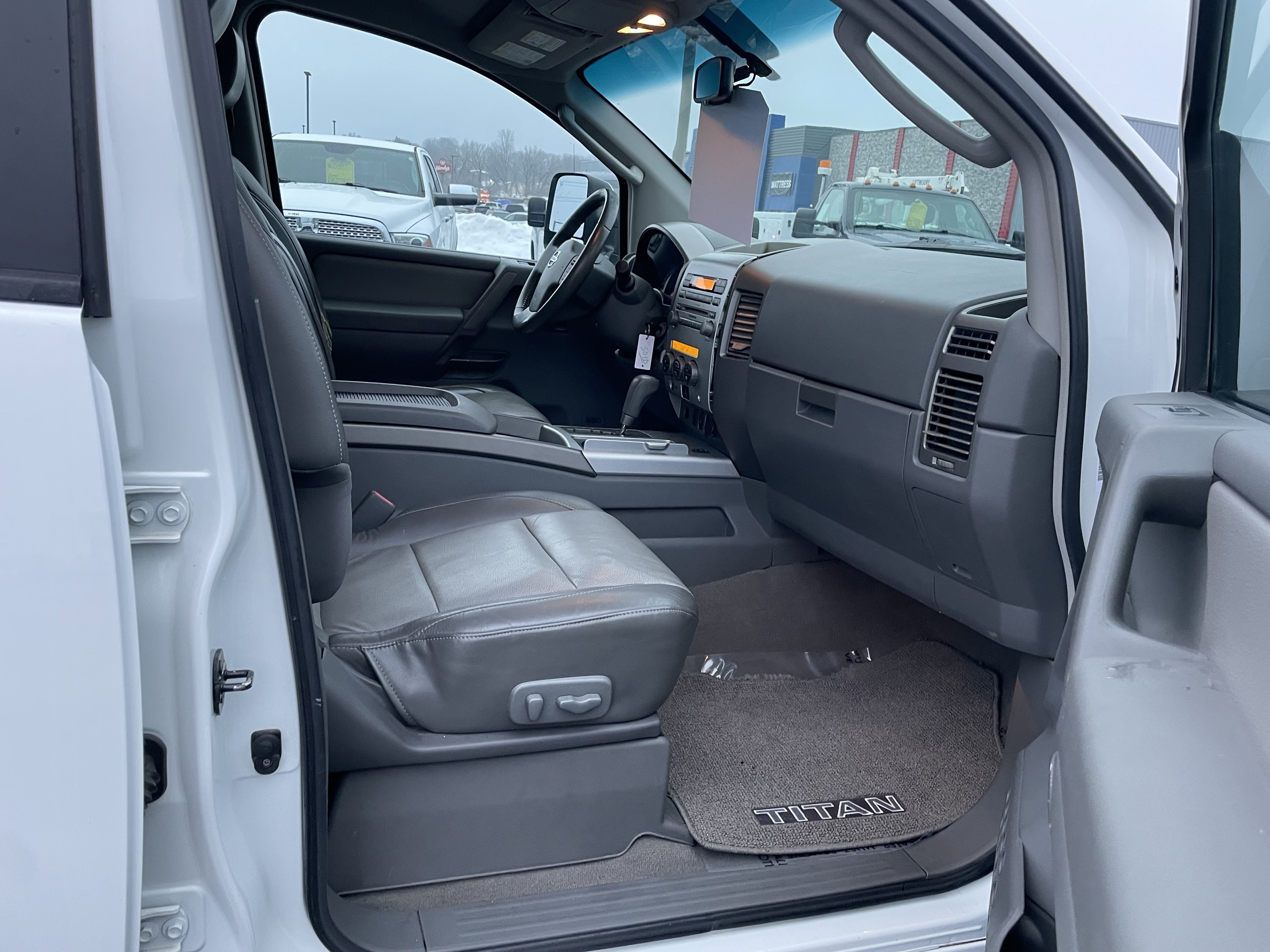 Used 2006 Nissan Titan LE w/ (T01) Tow Pkg AWD/4WD image 29