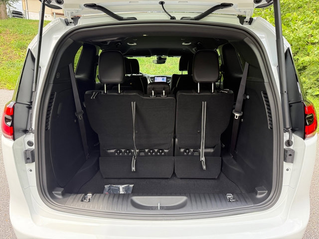 New 2026 Chrysler Pacifica Select image 19