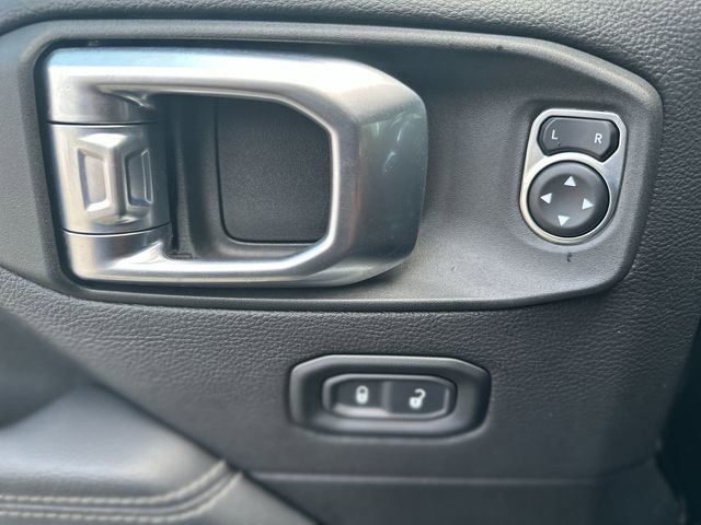 Used 2022 Jeep Wrangler Unlimited Sahara AWD/4WD image 14