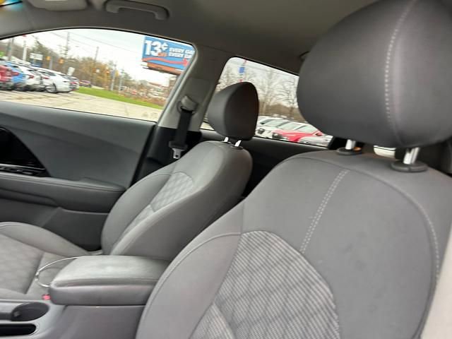 Used 2022 Kia Niro LXS w/ Digital Cluster Package image 12