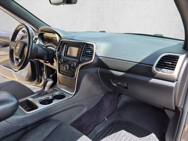 Used 2017 Jeep Grand Cherokee Laredo w/ Quick Order Package 2BE RWD image 21