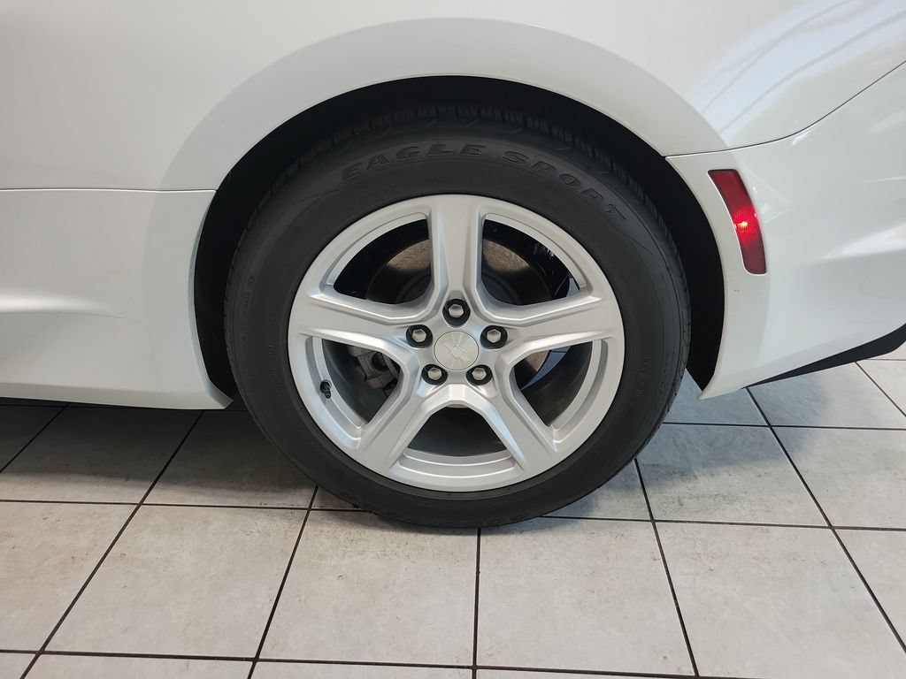 Used 2023 Chevrolet Camaro LT RWD image 48