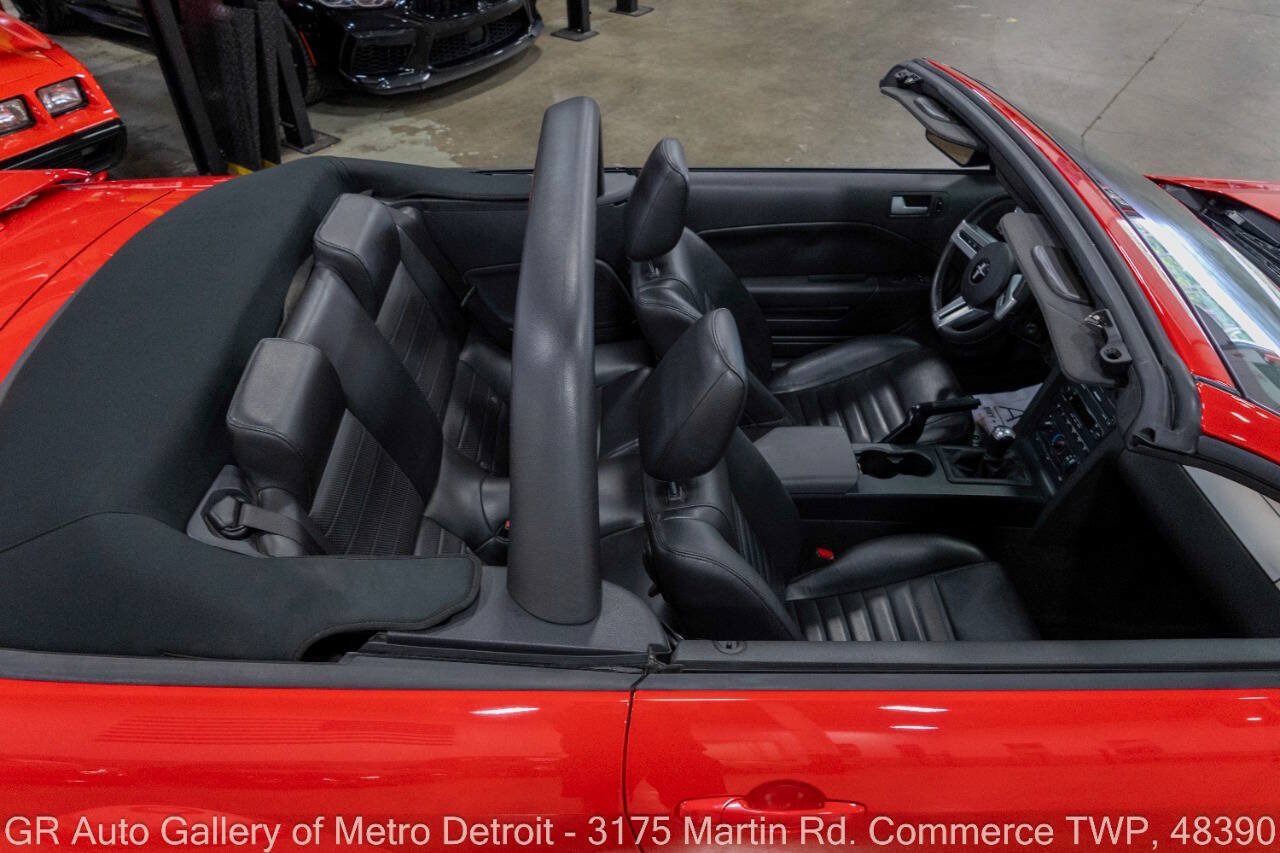Used 2005 Ford Mustang GT Premium RWD image 15