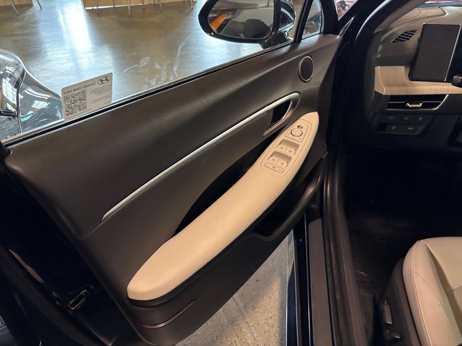 Used 2025 Hyundai Sonata SEL FWD image 18