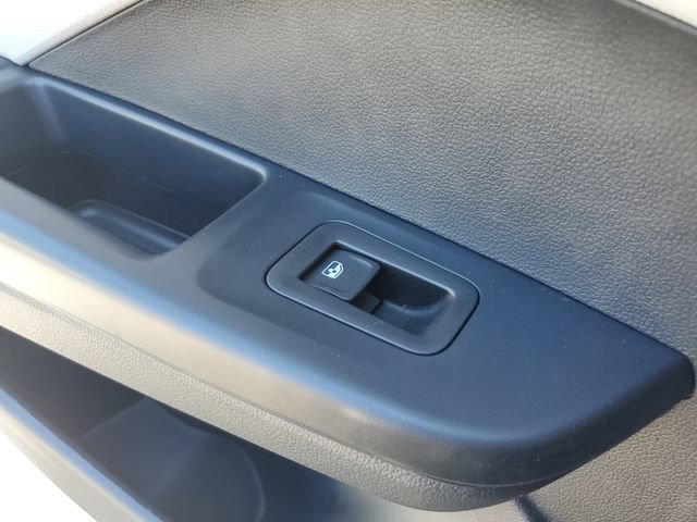 New 2026 Volkswagen Taos SE FWD image 14