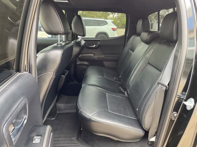 Used 2021 Toyota Tacoma TRD Off-Road image 11