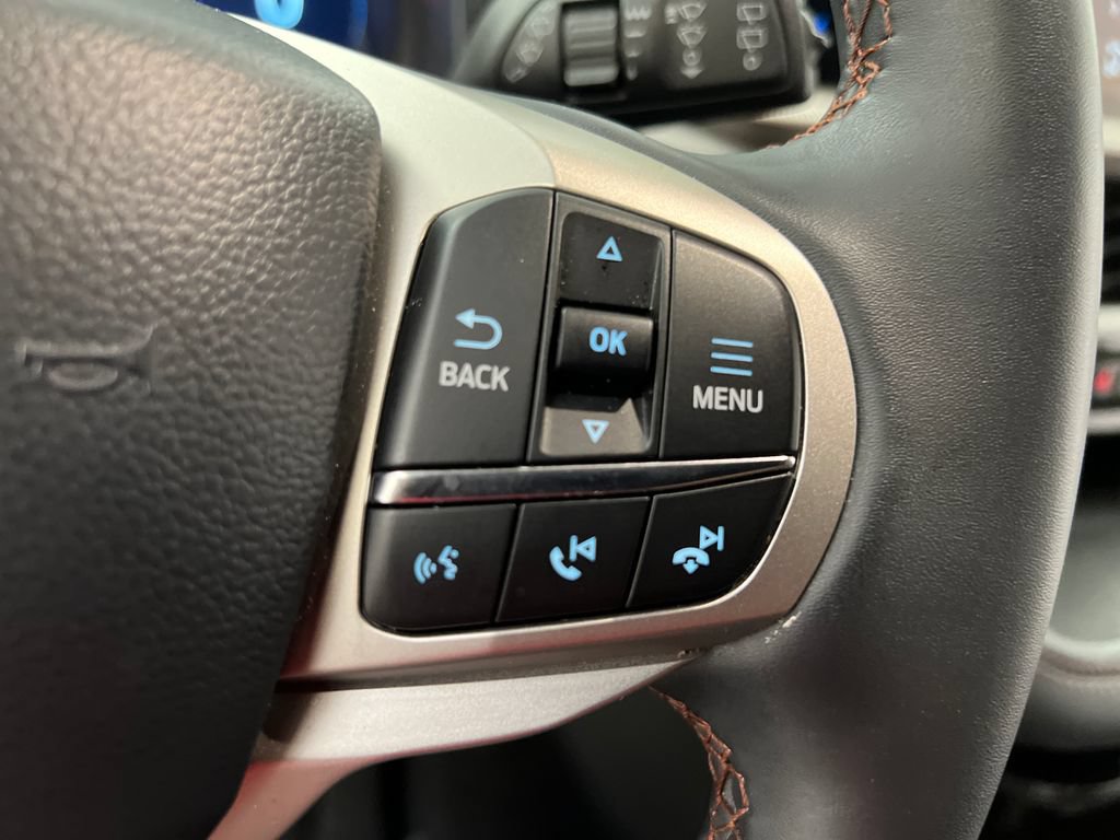 Used 2025 Ford Explorer Active RWD image 57