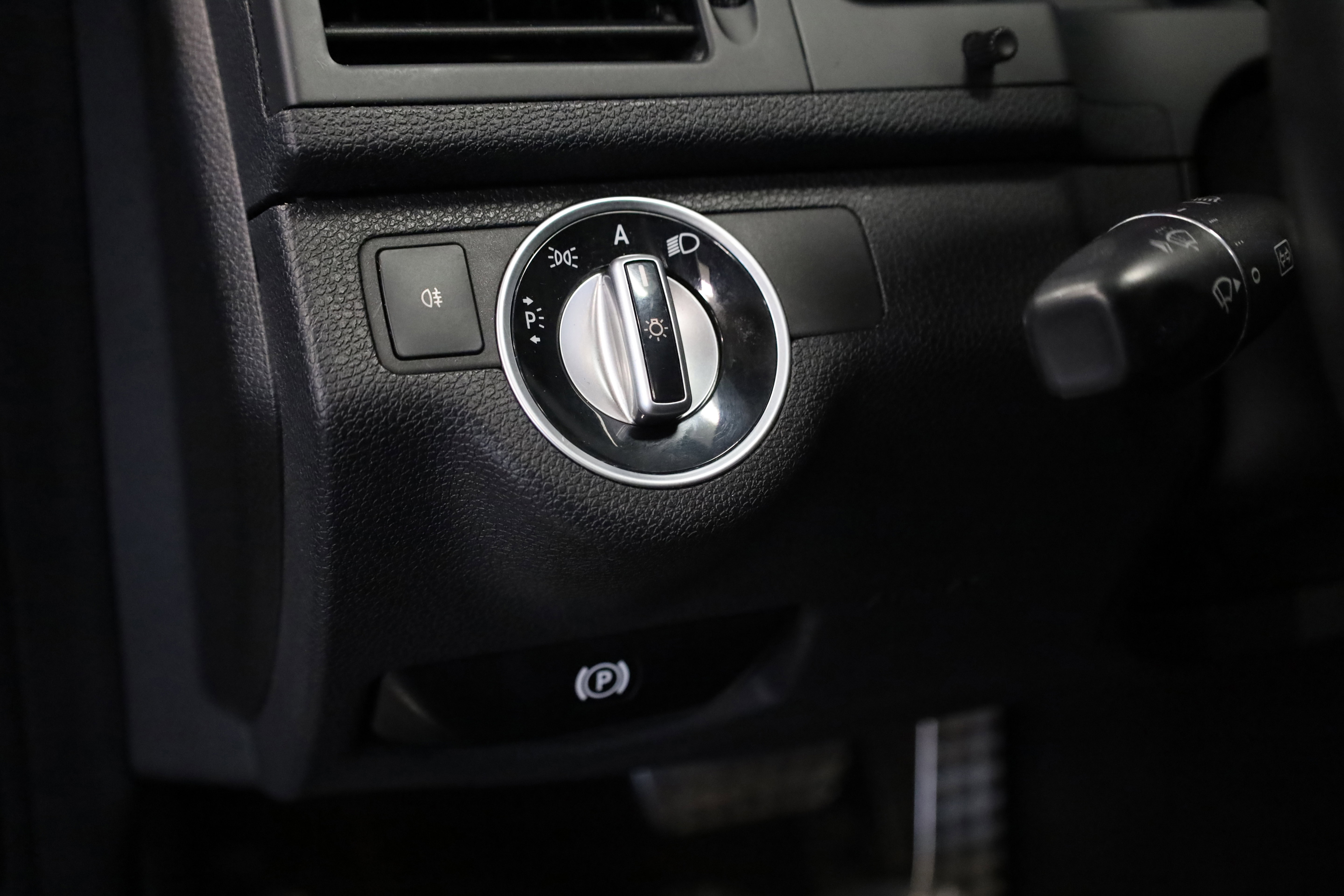 Used 2011 Mercedes-Benz C 300 4MATIC Sedan image 16