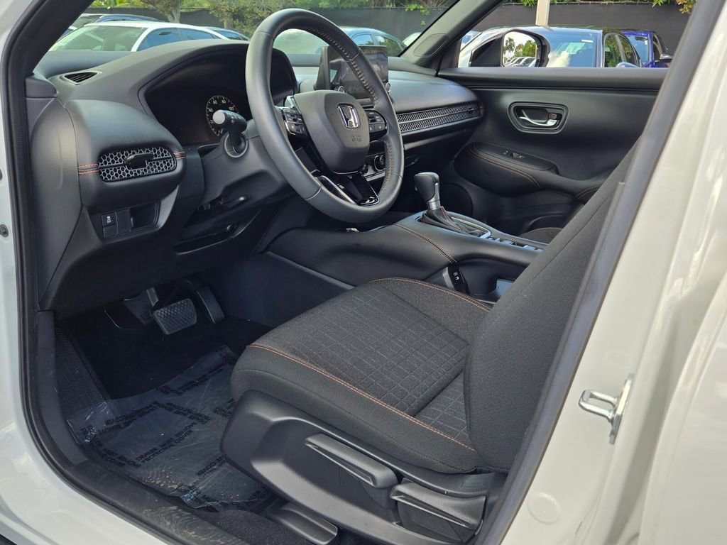 Used 2025 Honda HR-V Sport image 13