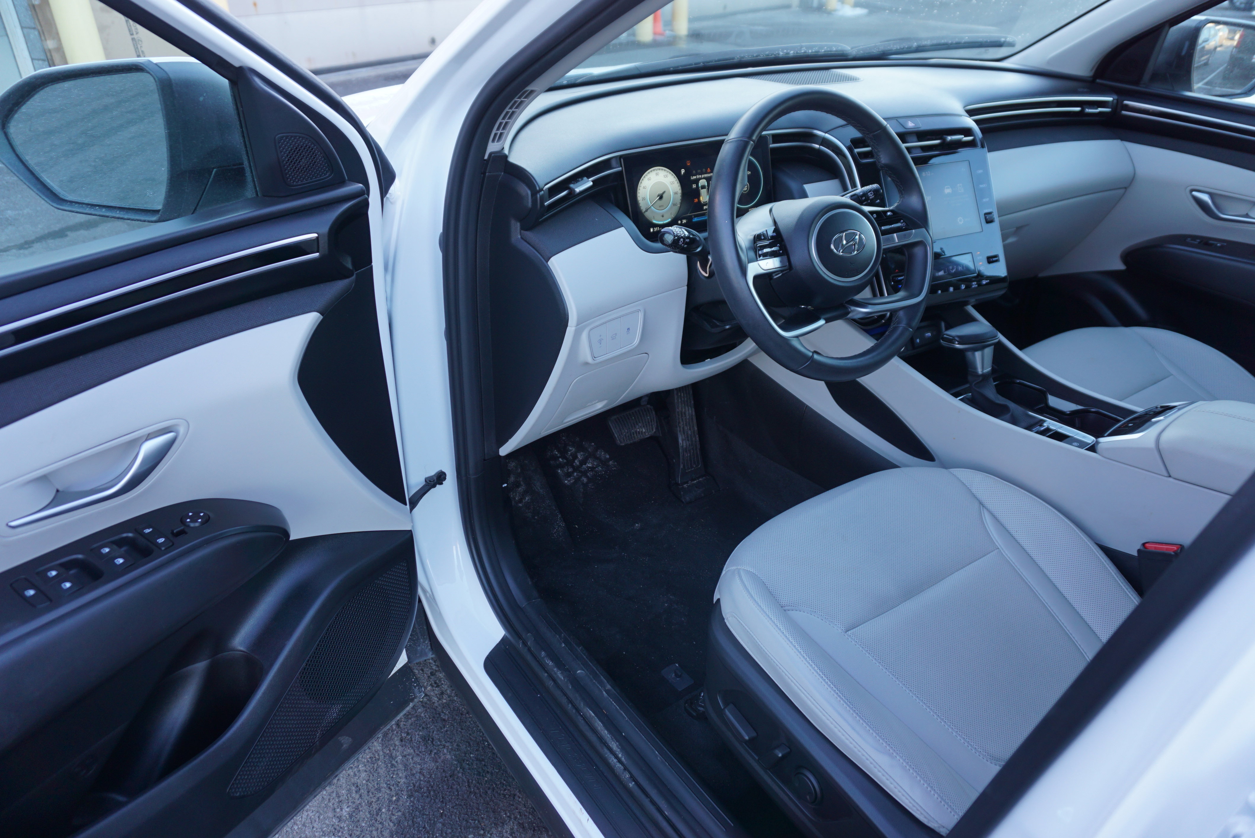 Used 2023 Hyundai Tucson SEL w/ Convenience Package image 14