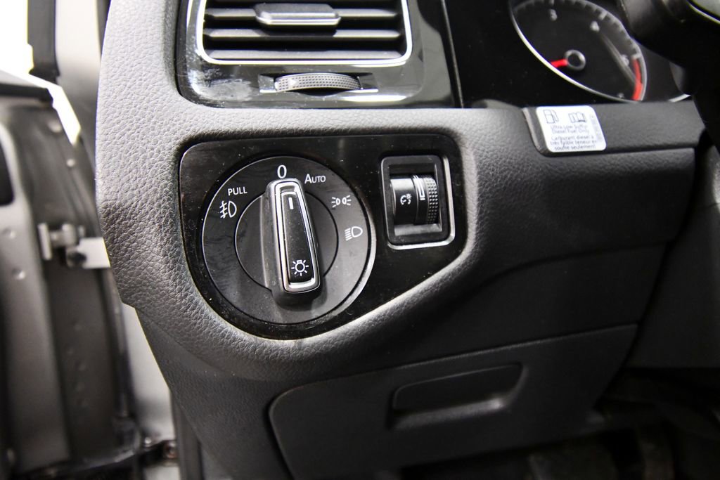 Used 2015 Volkswagen Golf TDI SEL FWD image 20