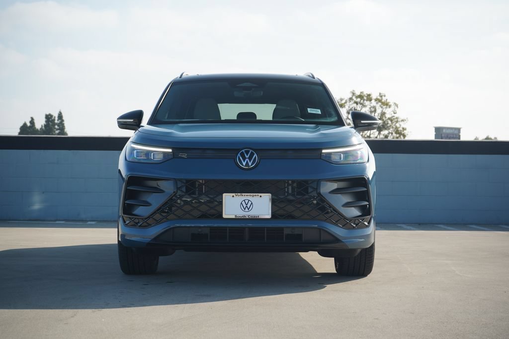 New 2026 Volkswagen Tiguan SE R-Line FWD image 5