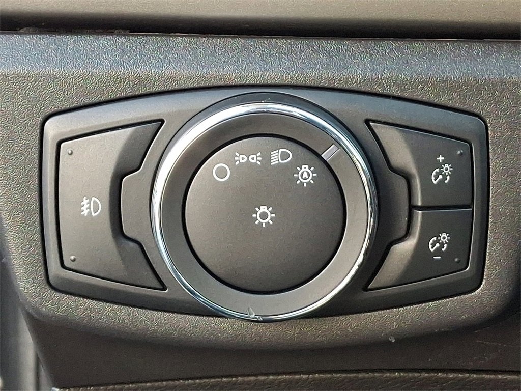 Used 2015 Ford Fusion SE w/ Equipment Group 202A image 22