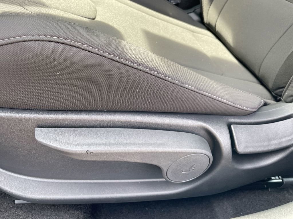 Used 2025 Hyundai Elantra Sport image 38