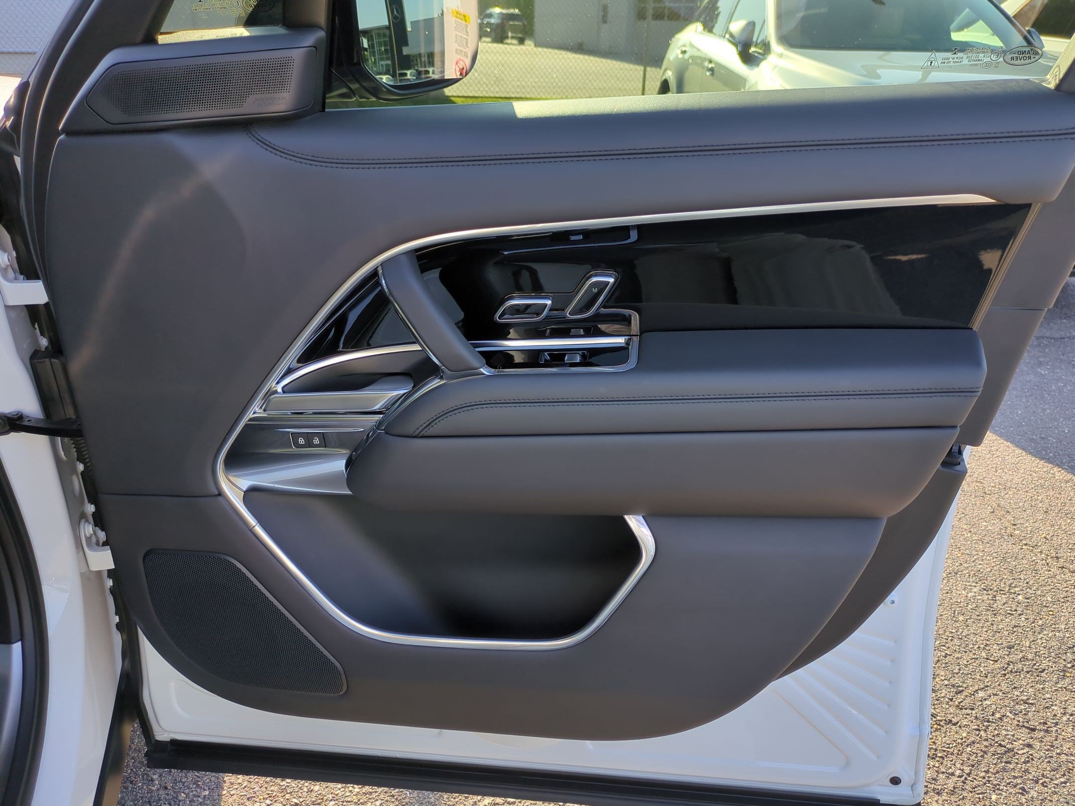 Used 2022 Land Rover Range Rover SE AWD/4WD image 33