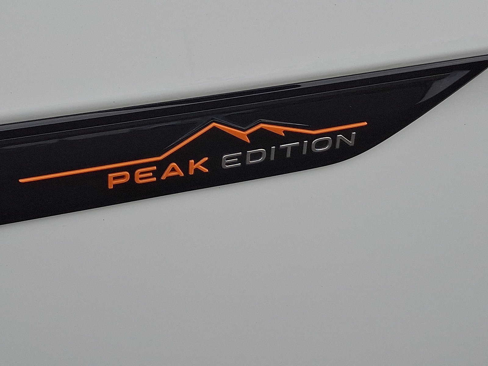 Used 2024 Volkswagen Atlas Peak Edition SE AWD/4WD image 34