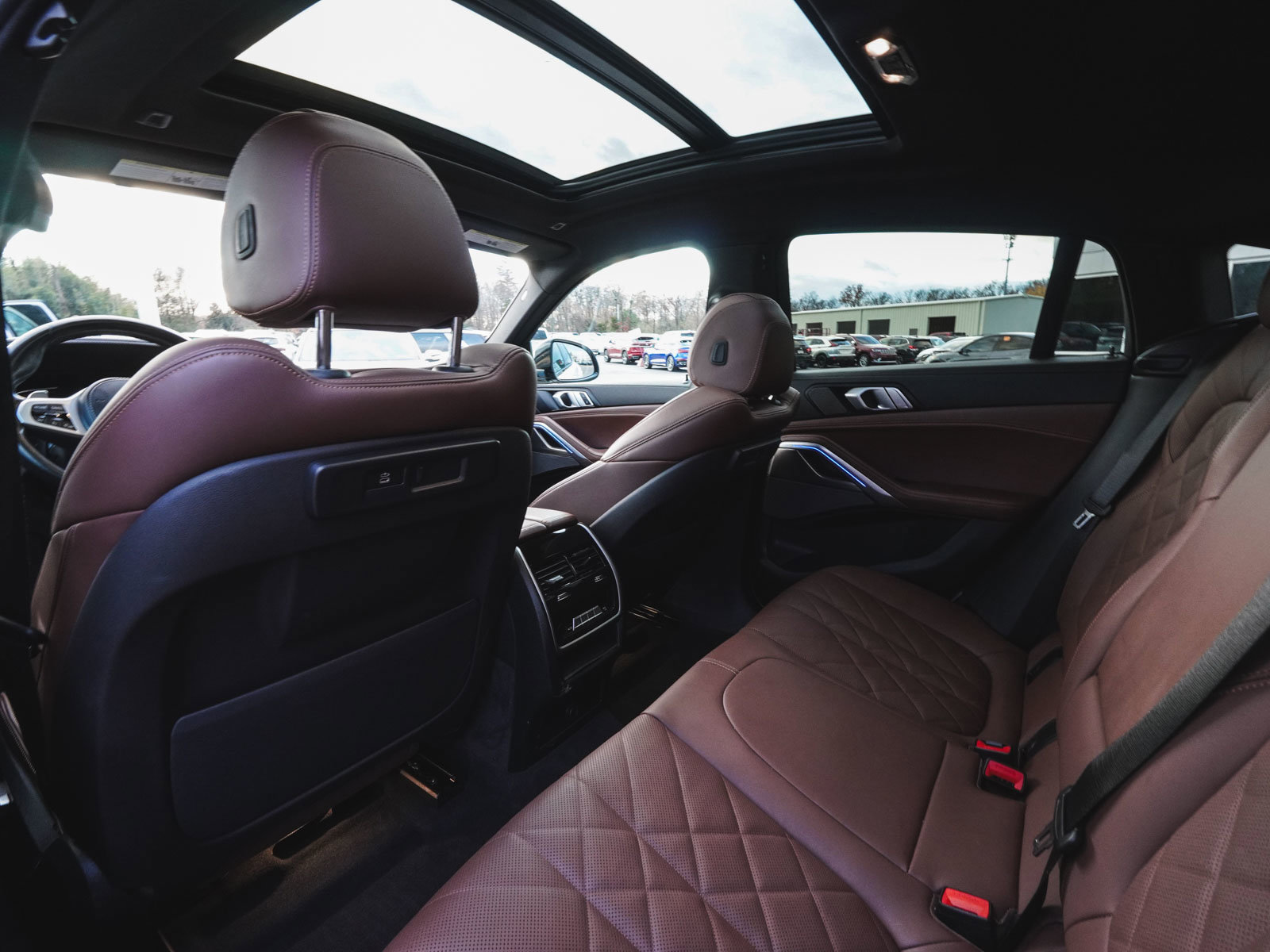 Used 2023 BMW X6 xDrive40i w/ M Sport Package image 31