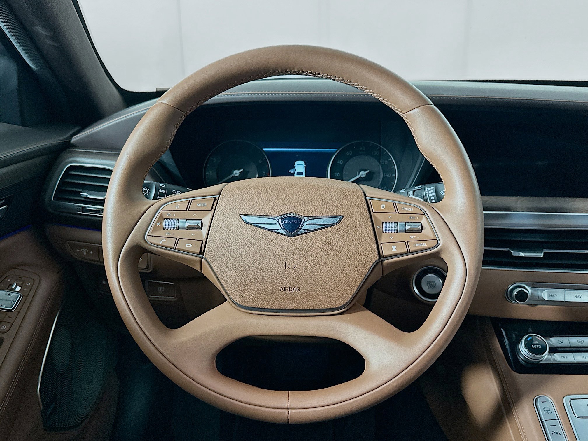 Used 2022 Genesis G90 3.3T Premium RWD image 18