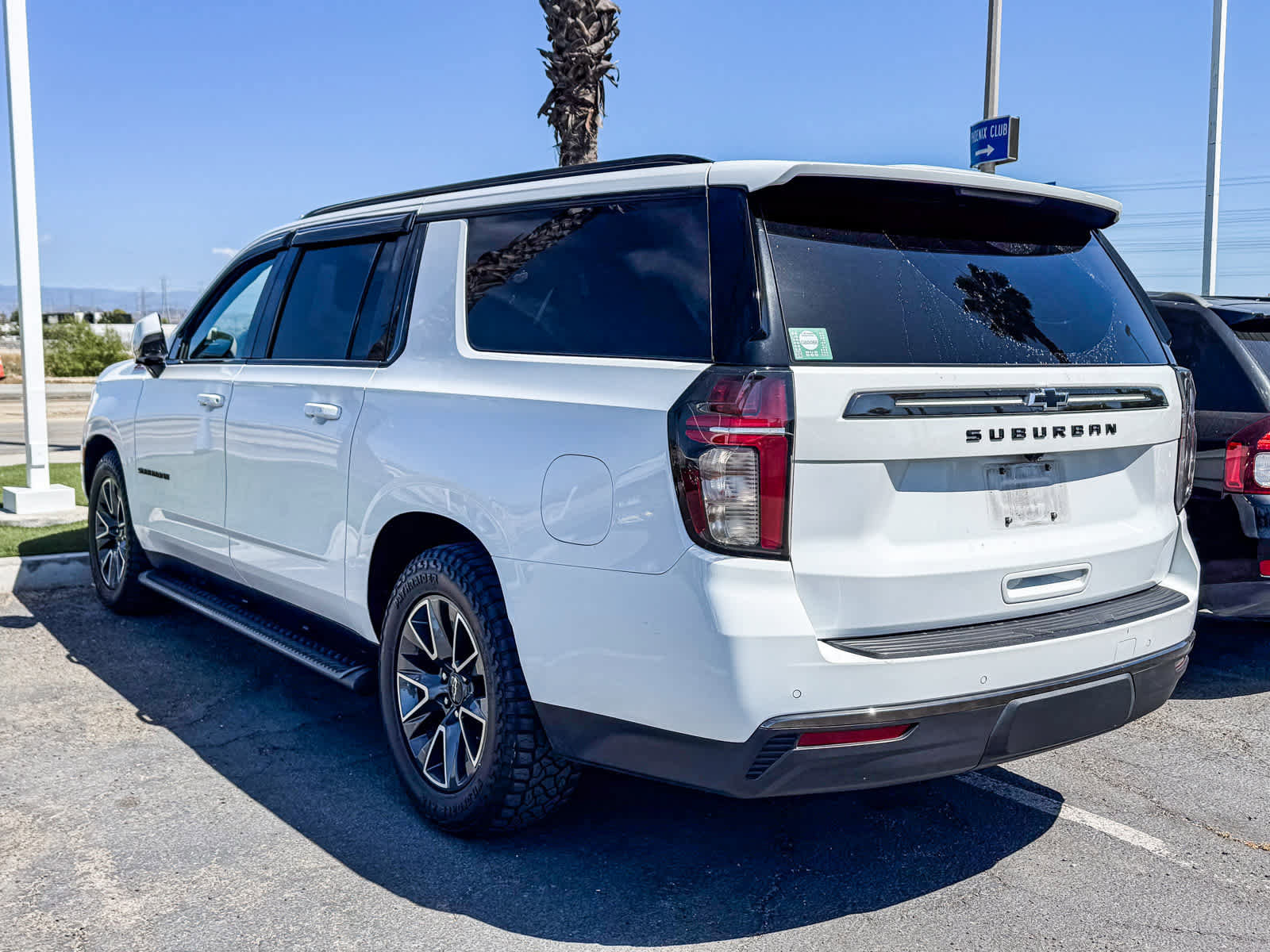Used 2022 Chevrolet Suburban Z71 w/ Z71 Off-Road Package AWD/4WD image 8