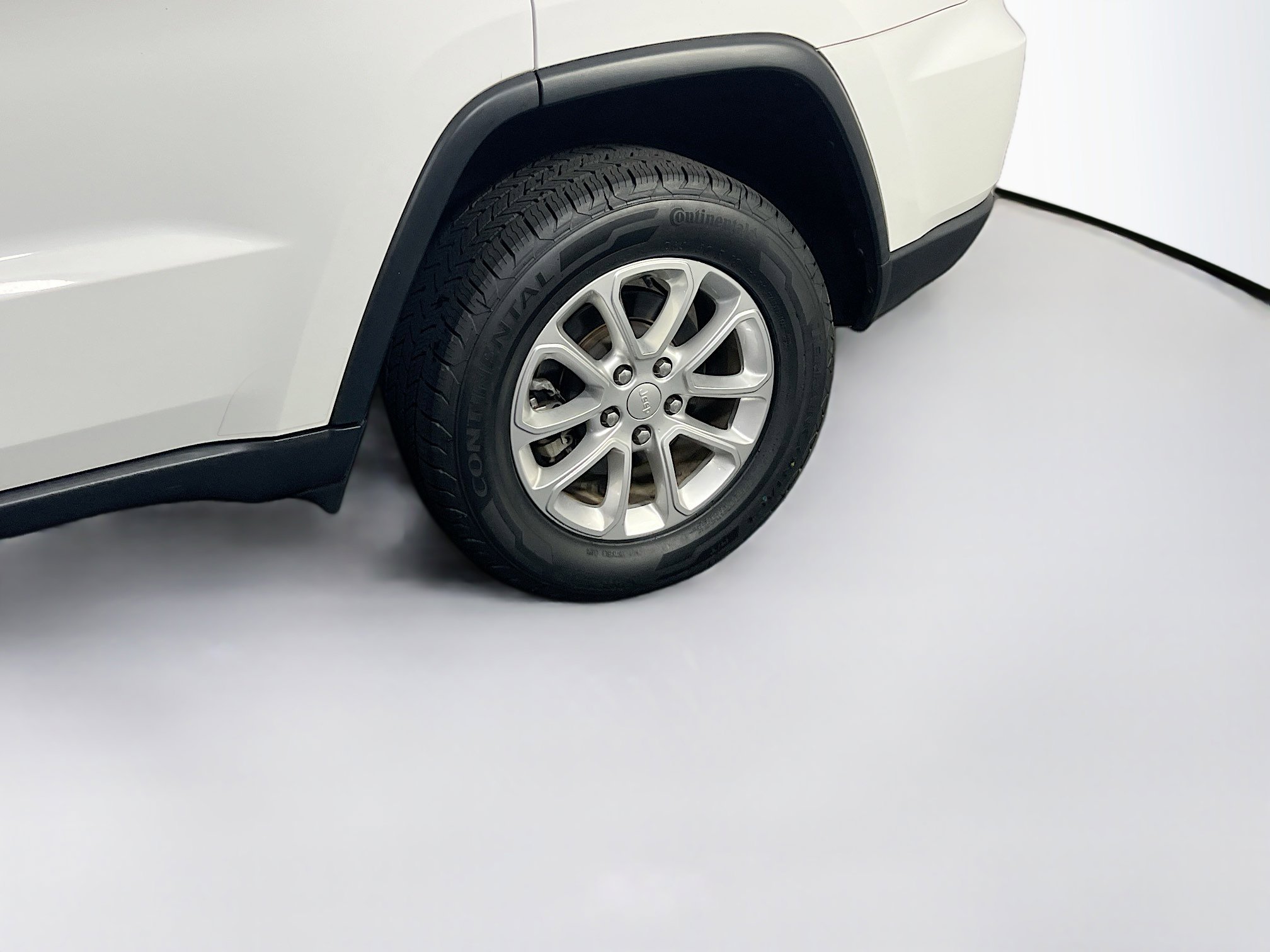 Used 2022 Jeep Grand Cherokee Laredo E image 28