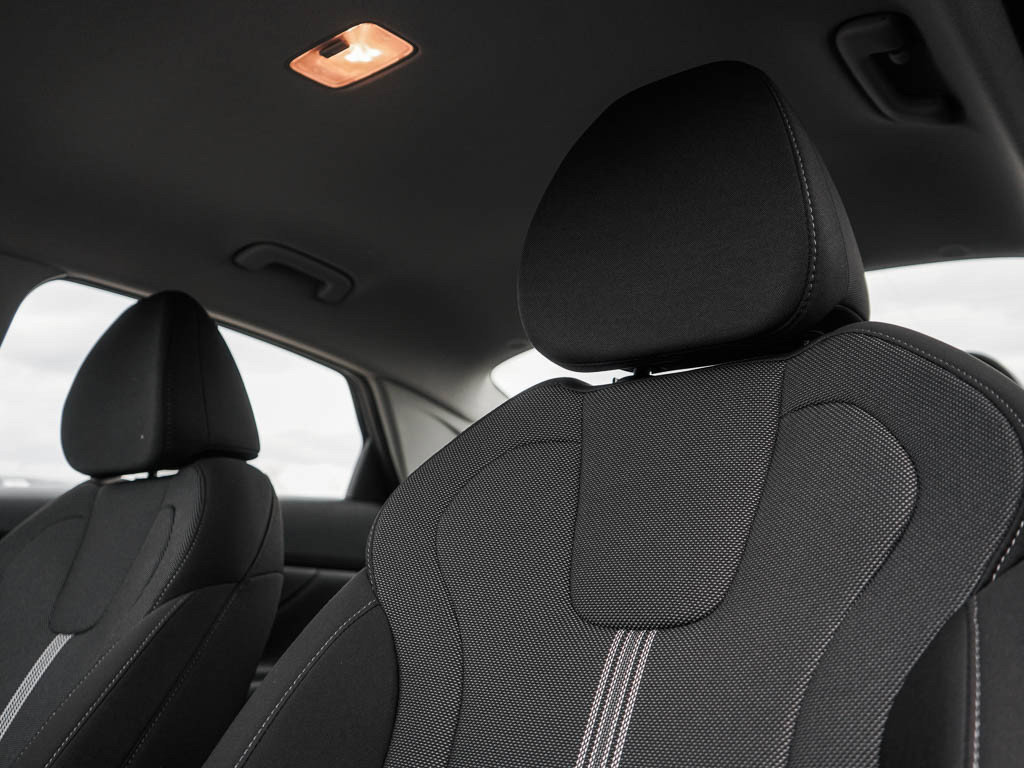 New 2026 Hyundai Elantra SE FWD image 17