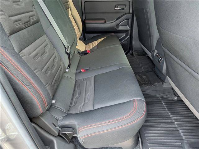 Used 2025 Nissan Frontier PRO-4X w/ Pro Convenience Package AWD/4WD image 18