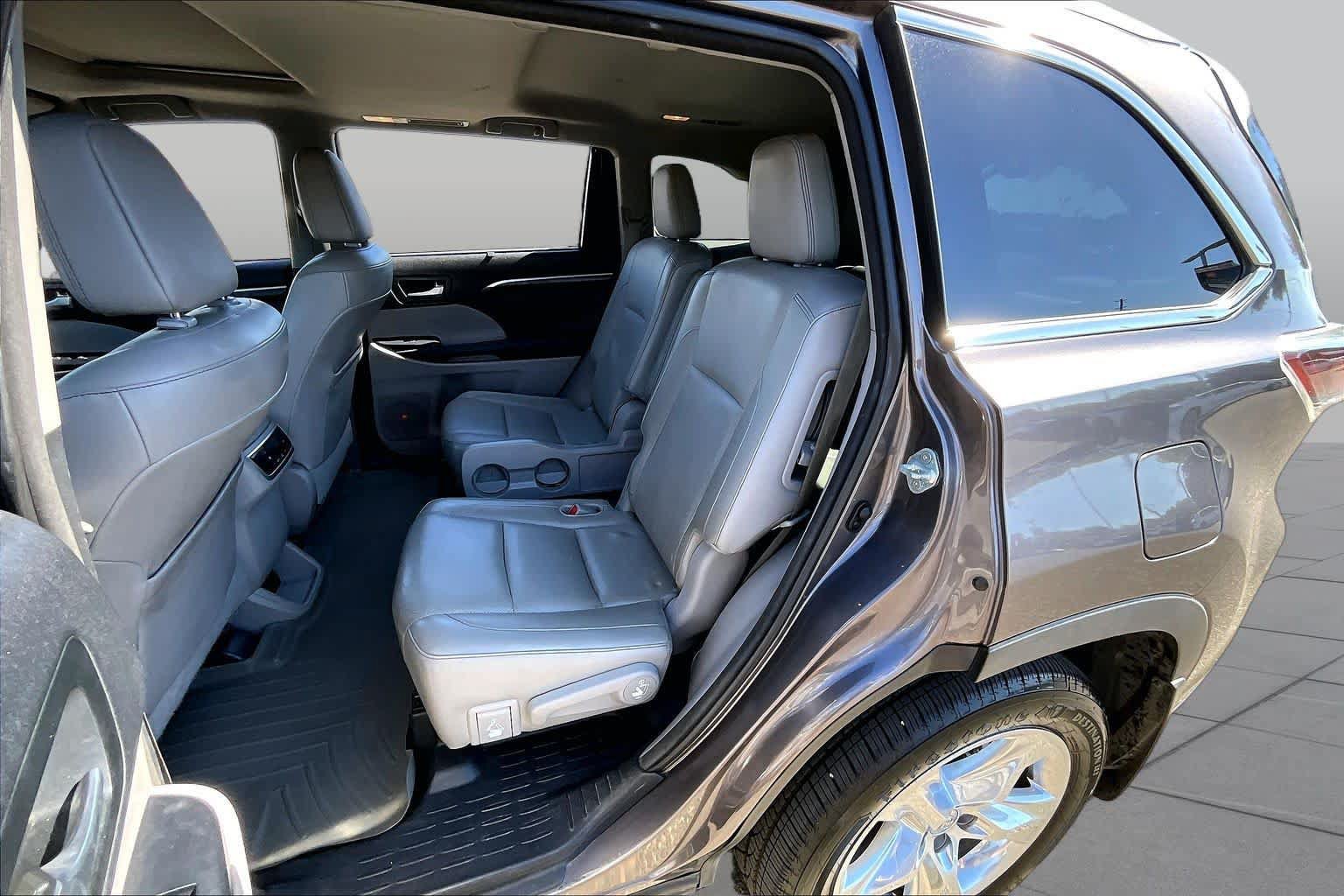 Used 2015 Toyota Highlander Limited AWD/4WD image 20