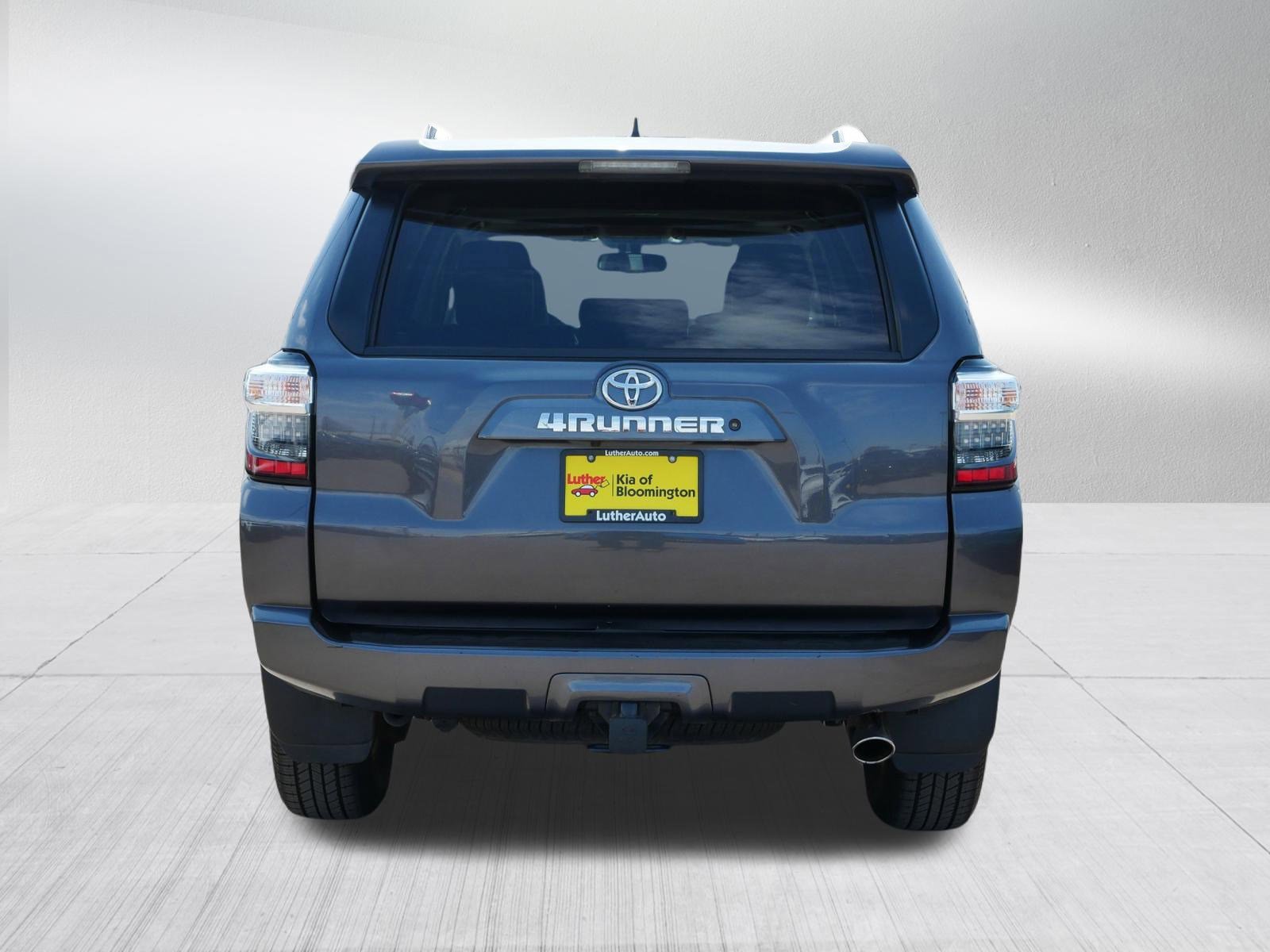 Used 2018 Toyota 4Runner SR5 Premium AWD/4WD image 4