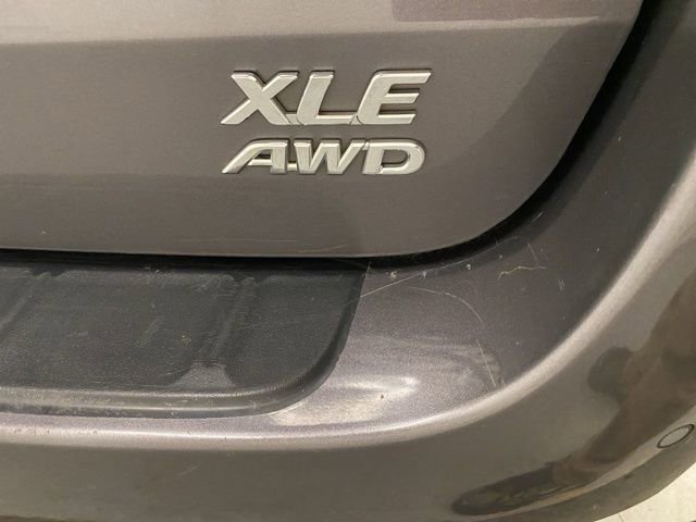 Used 2018 Toyota Sienna XLE w/ XLE Navigation Package image 32