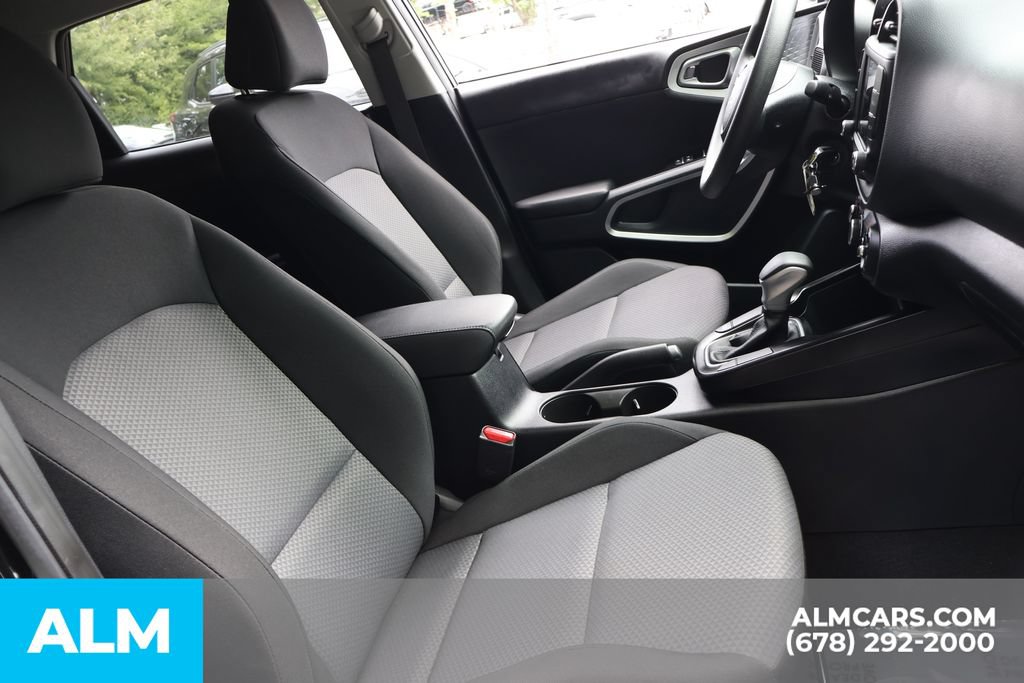 Used 2025 Kia Soul LX w/ LX Technology Package FWD image 24