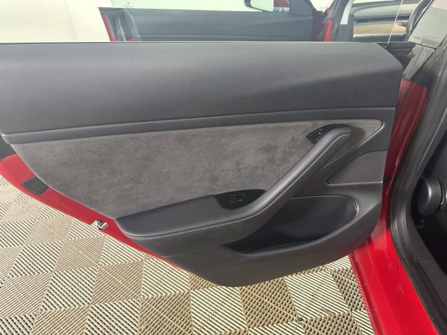 Used 2018 Tesla Model 3 Long Range AWD/4WD image 11