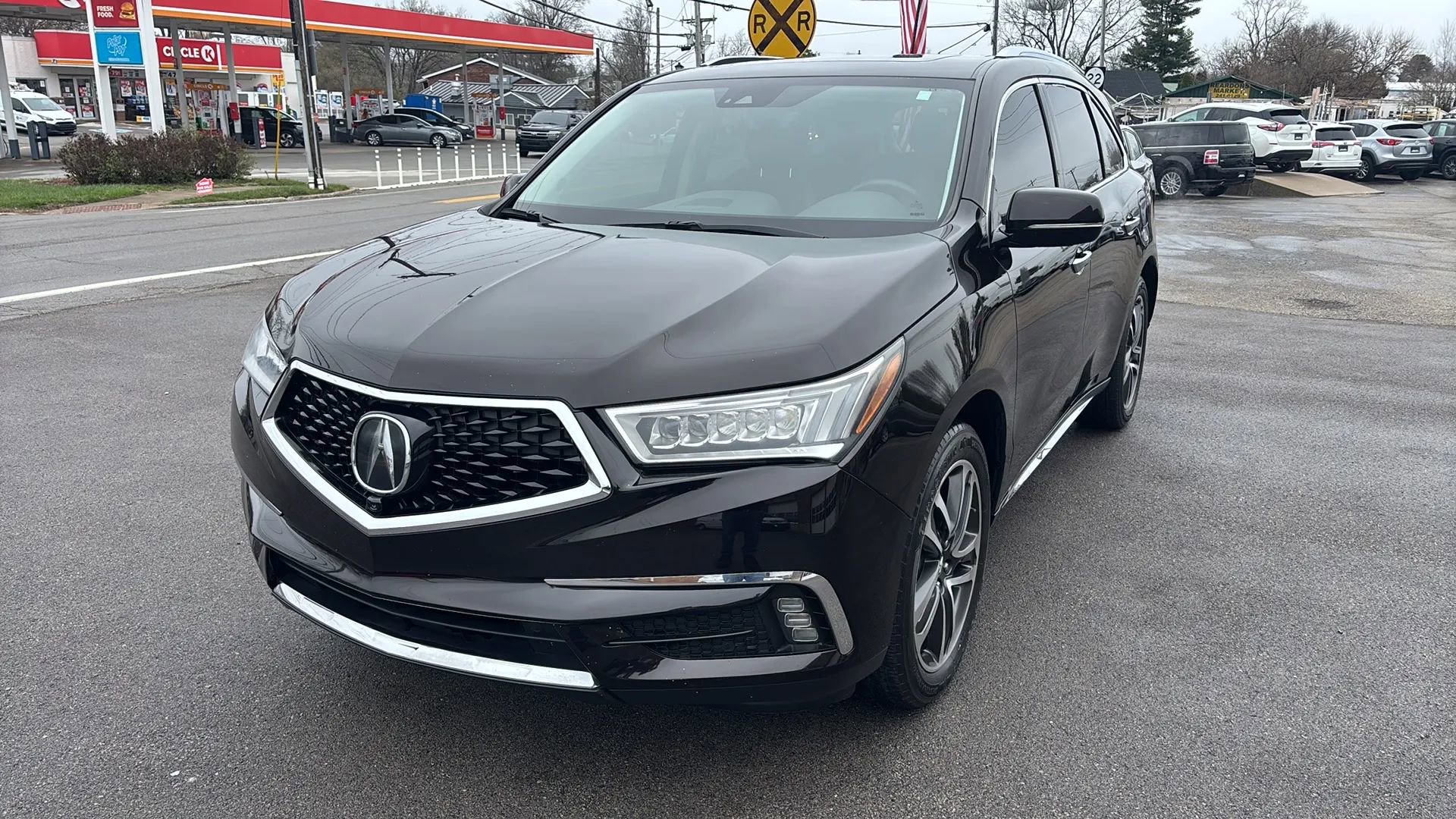 Used 2017 Acura MDX SH-AWD w/ Advance Package image 2