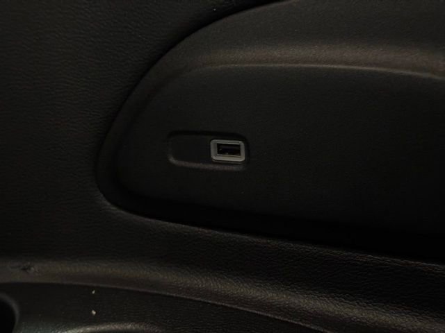 Certified 2025 Chrysler Pacifica Limited image 23