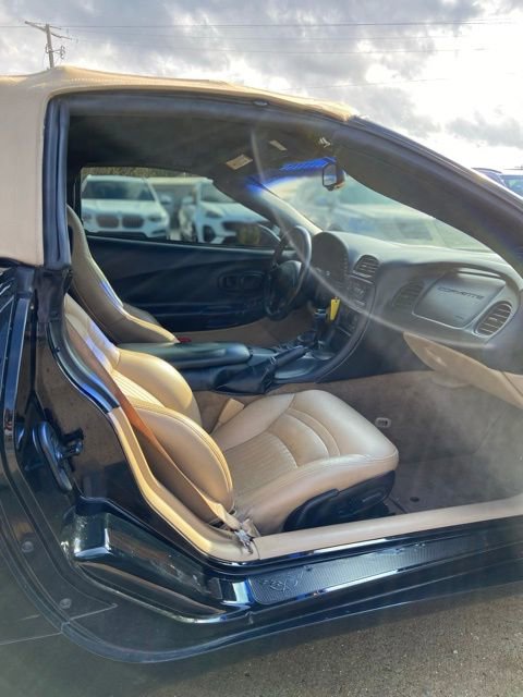 Used 2004 Chevrolet Corvette Convertible w/ Preferred Equipment Group image 14