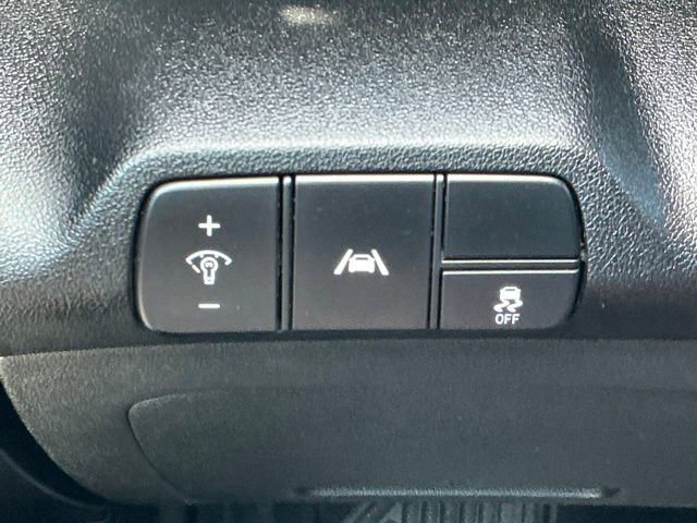 Used 2021 Hyundai Elantra Limited FWD image 19