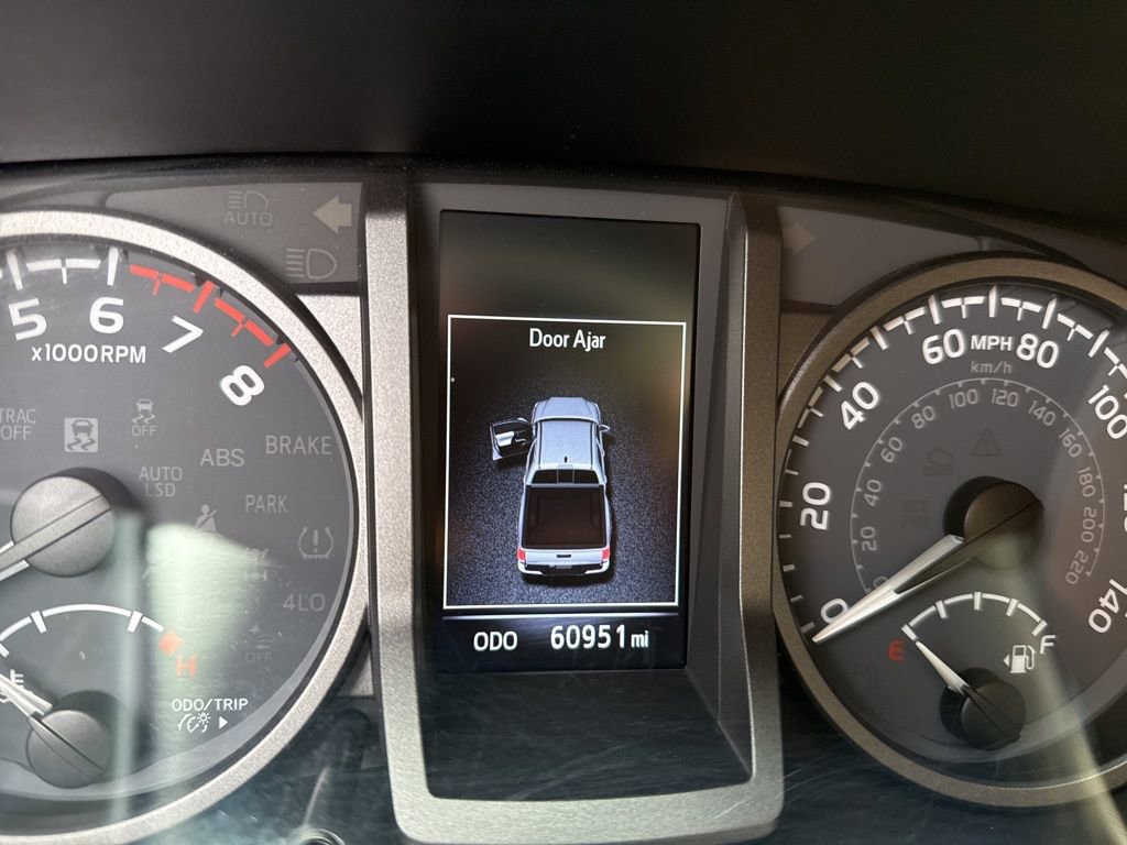 Used 2021 Toyota Tacoma TRD Off-Road image 17