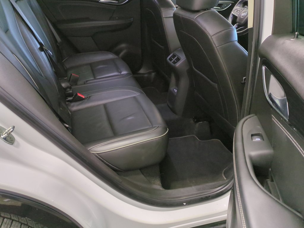 Used 2021 Buick Envision Essence w/ Technology Package I AWD/4WD image 27