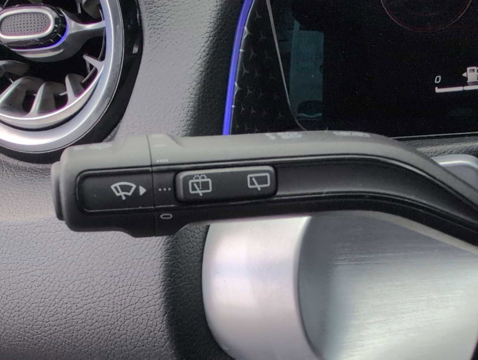 Used 2024 Mercedes-Benz GLB 250 4MATIC image 25