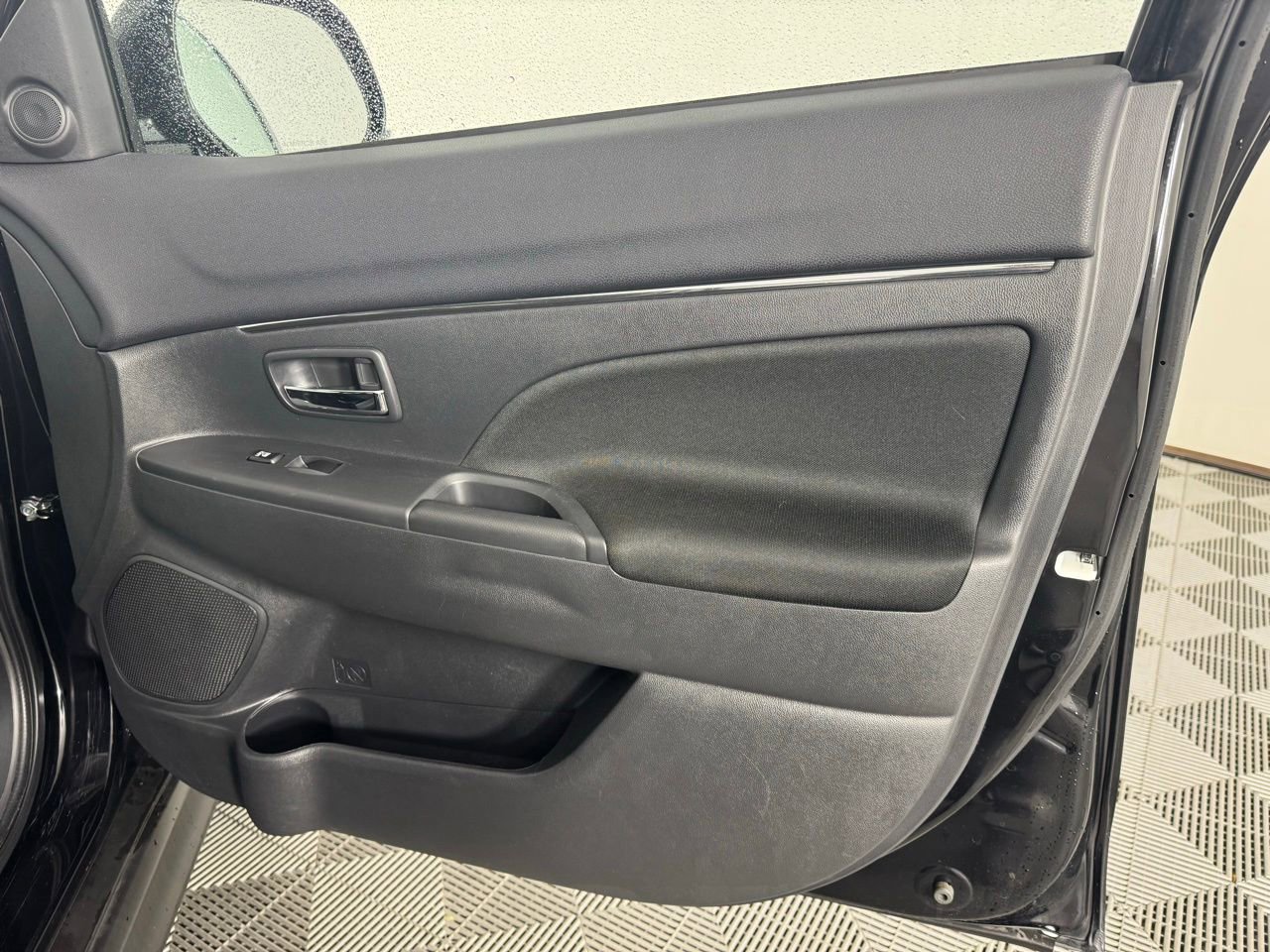 Used 2025 Mitsubishi Outlander Sport AWD image 32