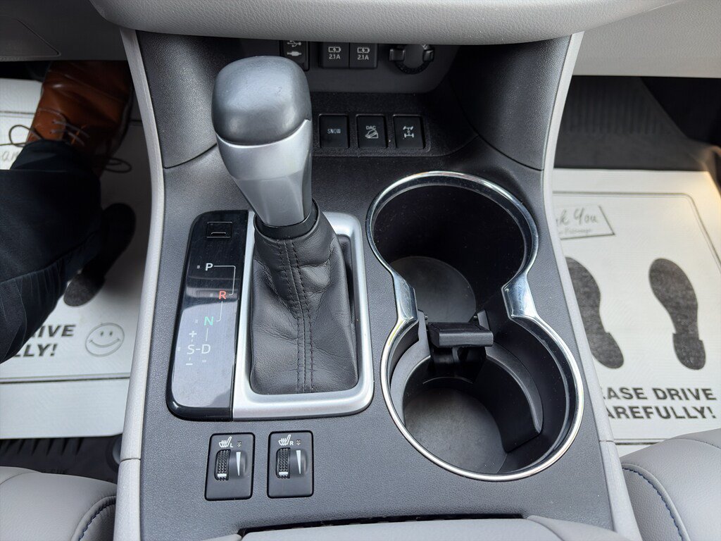 Used 2019 Toyota Highlander XLE AWD/4WD image 15