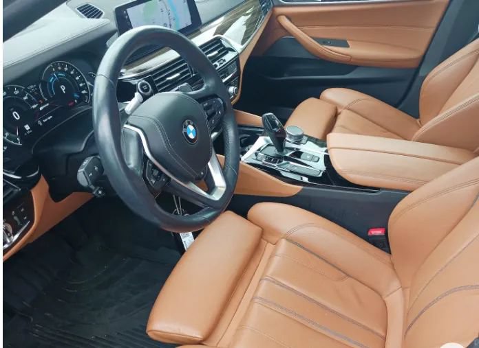 Used 2018 BMW 530e xDrive AWD/4WD image 2