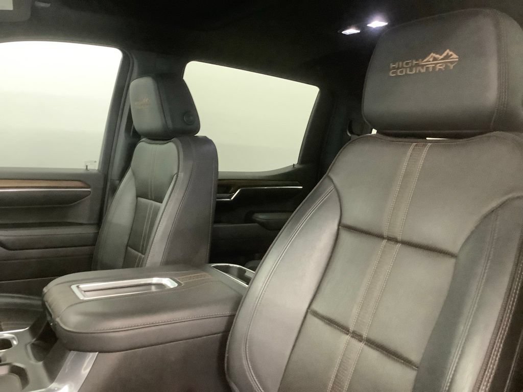 Used 2022 Chevrolet Silverado 1500 High Country w/ High Country Premium Package AWD/4WD image 12