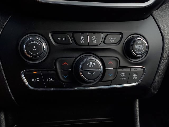 Certified 2022 Jeep Cherokee Limited w/ Elite Package AWD/4WD image 33