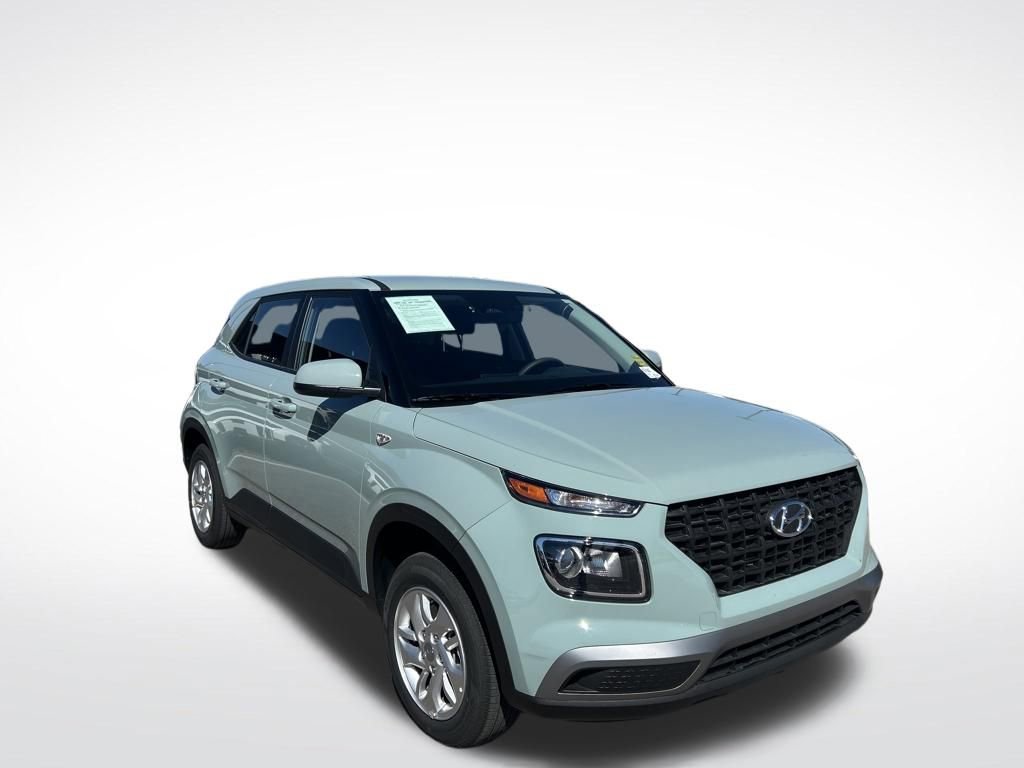Used 2026 Hyundai Venue SE image 4