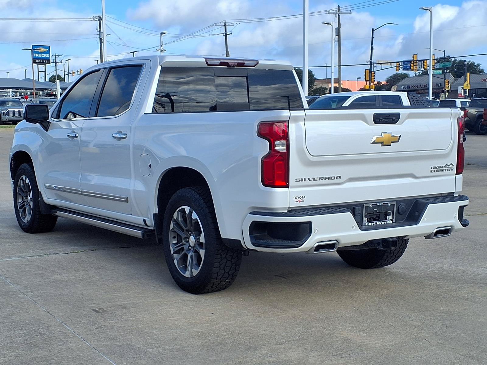 Used 2023 Chevrolet Silverado 1500 High Country w/ Technology Package AWD/4WD image 7