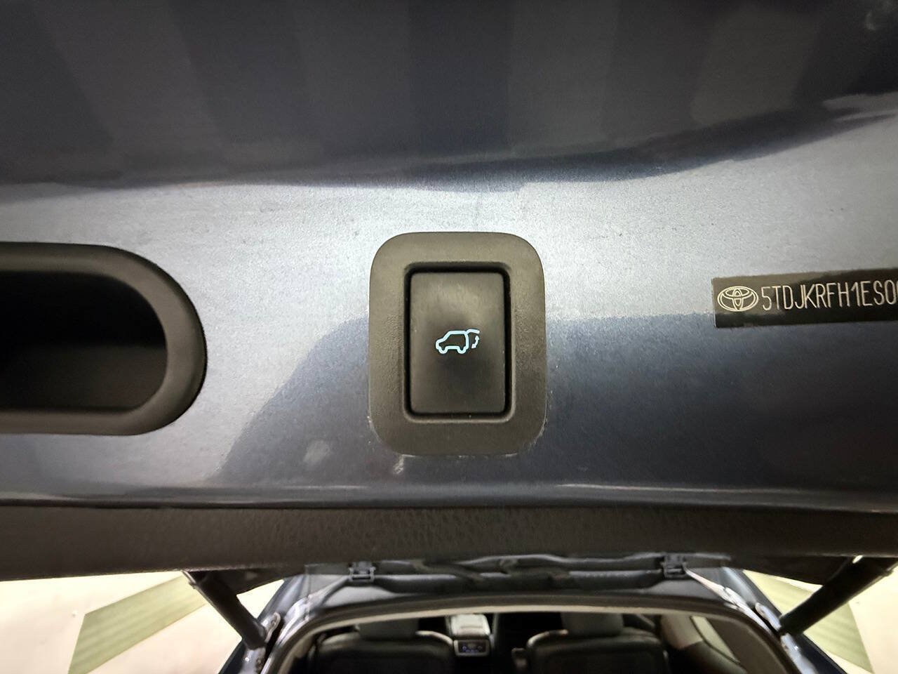 Used 2014 Toyota Highlander XLE AWD/4WD image 42