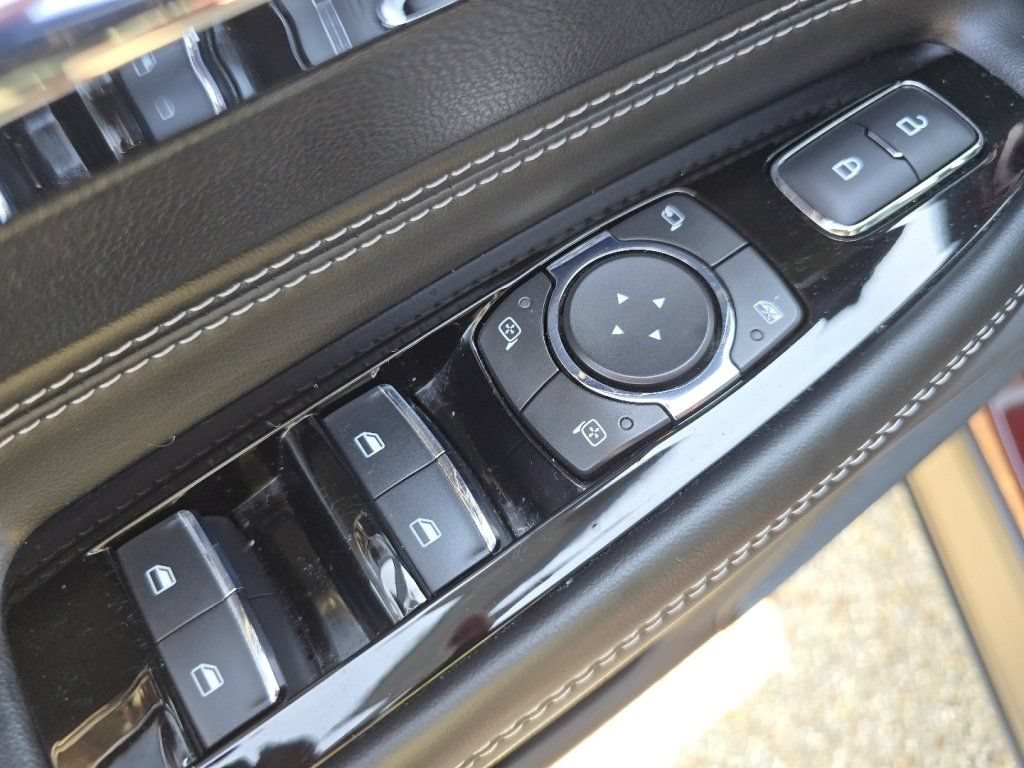 Used 2021 Lincoln Corsair AWD image 28